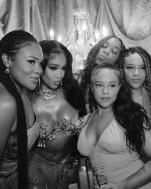 Saweetie Instagram - wassup with the birthday girl !!!!💙

thank you to all my sponserrrrs 🥳

 
@edgar_hay_events
@balloonbylish
@dolcefiore_
@cake_n_bake_cakes
@wtbagency 
@brydreamevents 
@candlelit.soiree 
@mike_akopian_prpduction