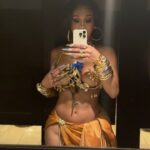 Saweetie Instagram - wassup with the birthday girl !!!!💙 thank you to all my sponserrrrs 🥳 @edgar_hay_events @balloonbylish @dolcefiore_ @cake_n_bake_cakes @wtbagency @brydreamevents @candlelit.soiree @mike_akopian_prpduction