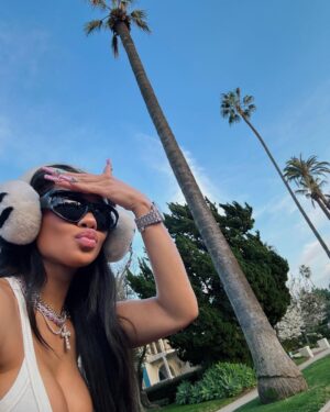 Saweetie Instagram - spin the block in the lambo 🤭