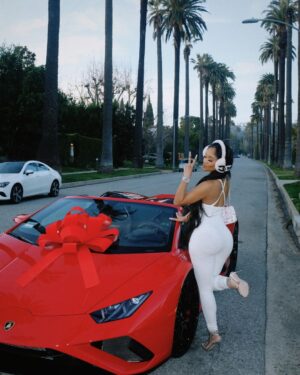 Saweetie Instagram - spin the block in the lambo 🤭