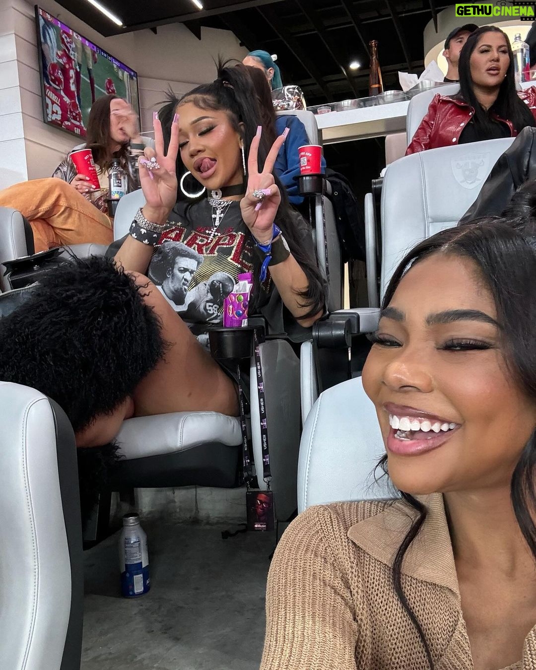 Saweetie Instagram - bang bang next year ganggg 🫶🏽
