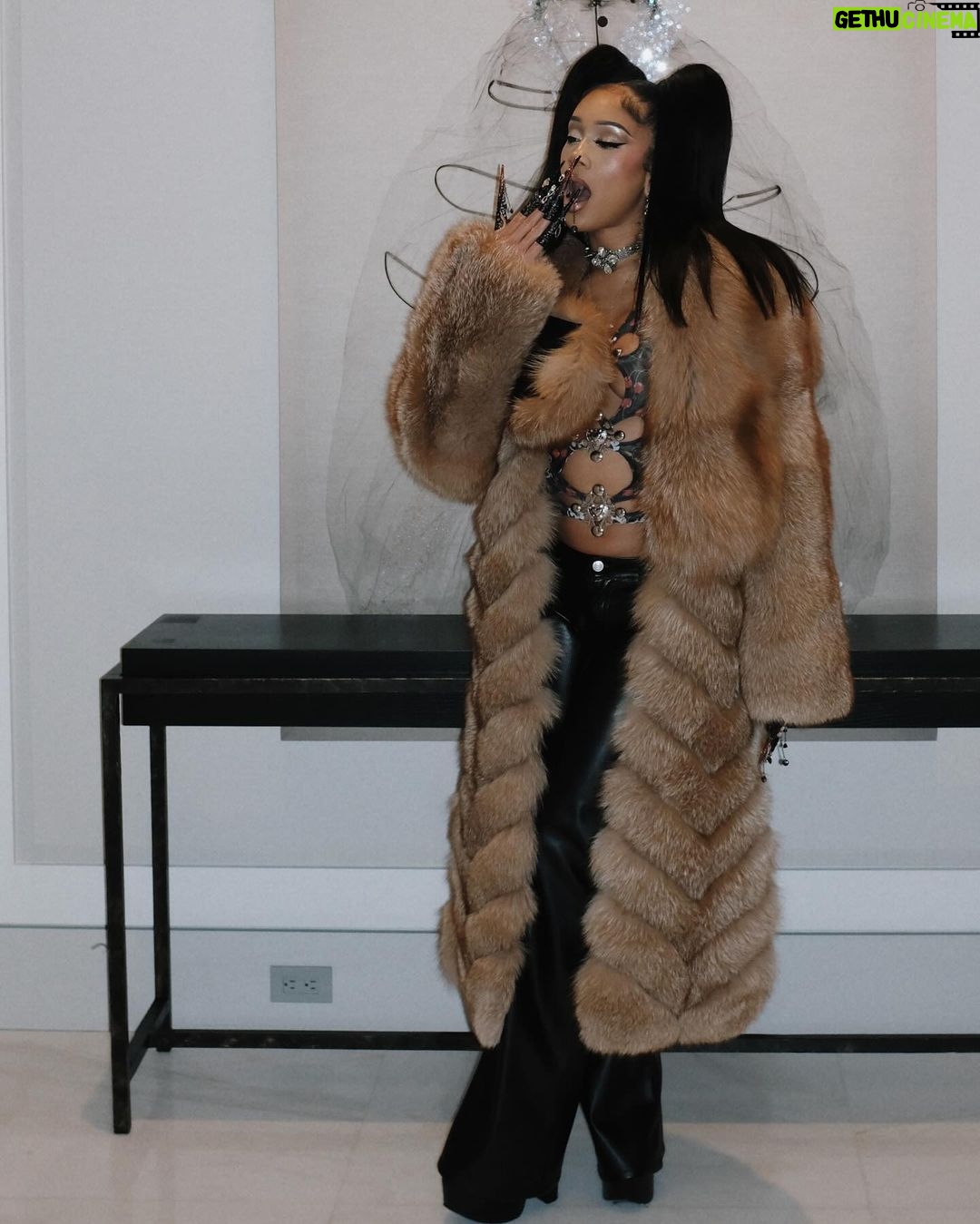 Saweetie Instagram - i may not know everything but btchhhhh