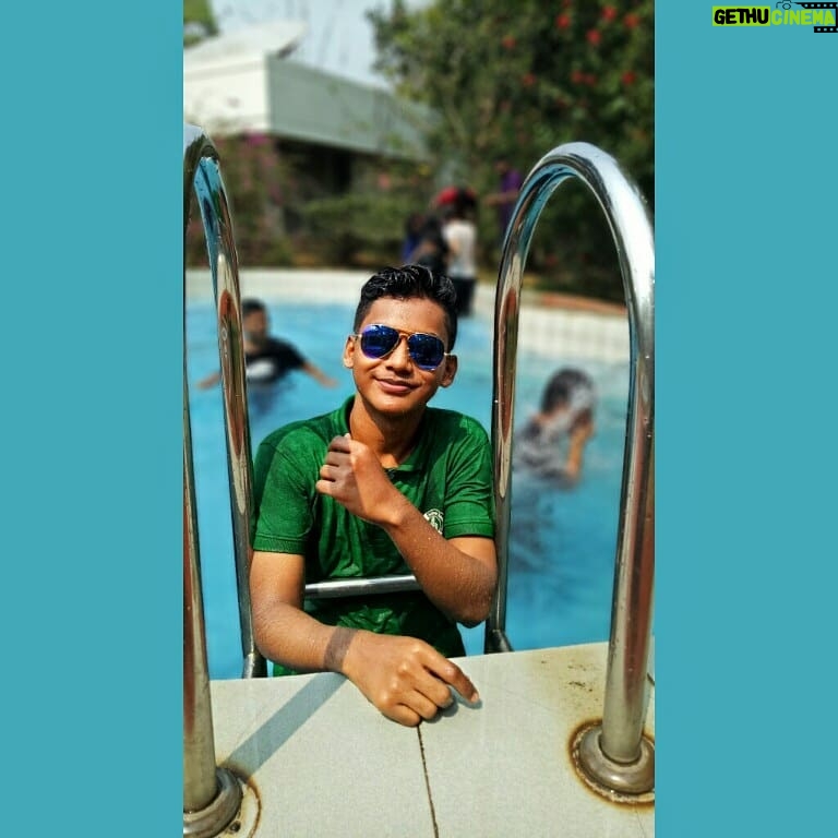 Sayef Turan - 1.1K Likes - Life is cool by the pool (^^)❤
