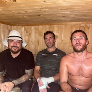 Scott Eastwood Instagram - Friday grind. Great day of training. Get out there and get it done!! Shout out to all the @rvca team @pmtenore @parilloboxing @chitoveraufc @lukerockhold for all t he A + training and kicking my ass.