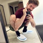 Seán McLoughlin Instagram - Rate my squat out of 10! We launched slippers with Cloak. Get them now to be able to squat this deep