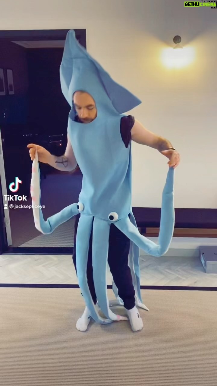 Seán McLoughlin - 456.9K Likes - Squid Game