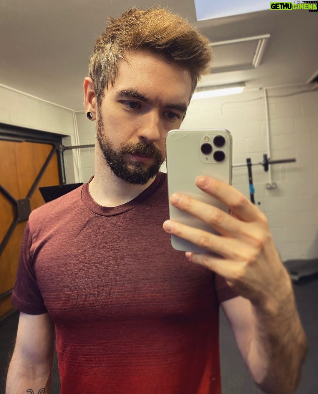 Seán McLoughlin - 483.3K Likes - Workin out or hardly workin
