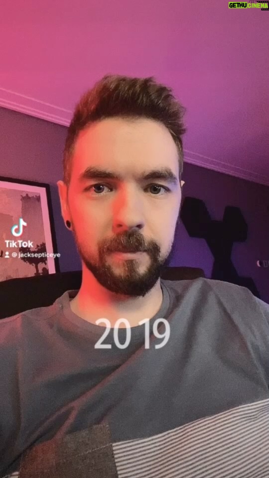 Seán McLoughlin - 445.6K Likes - Grandad’s got arthritis!