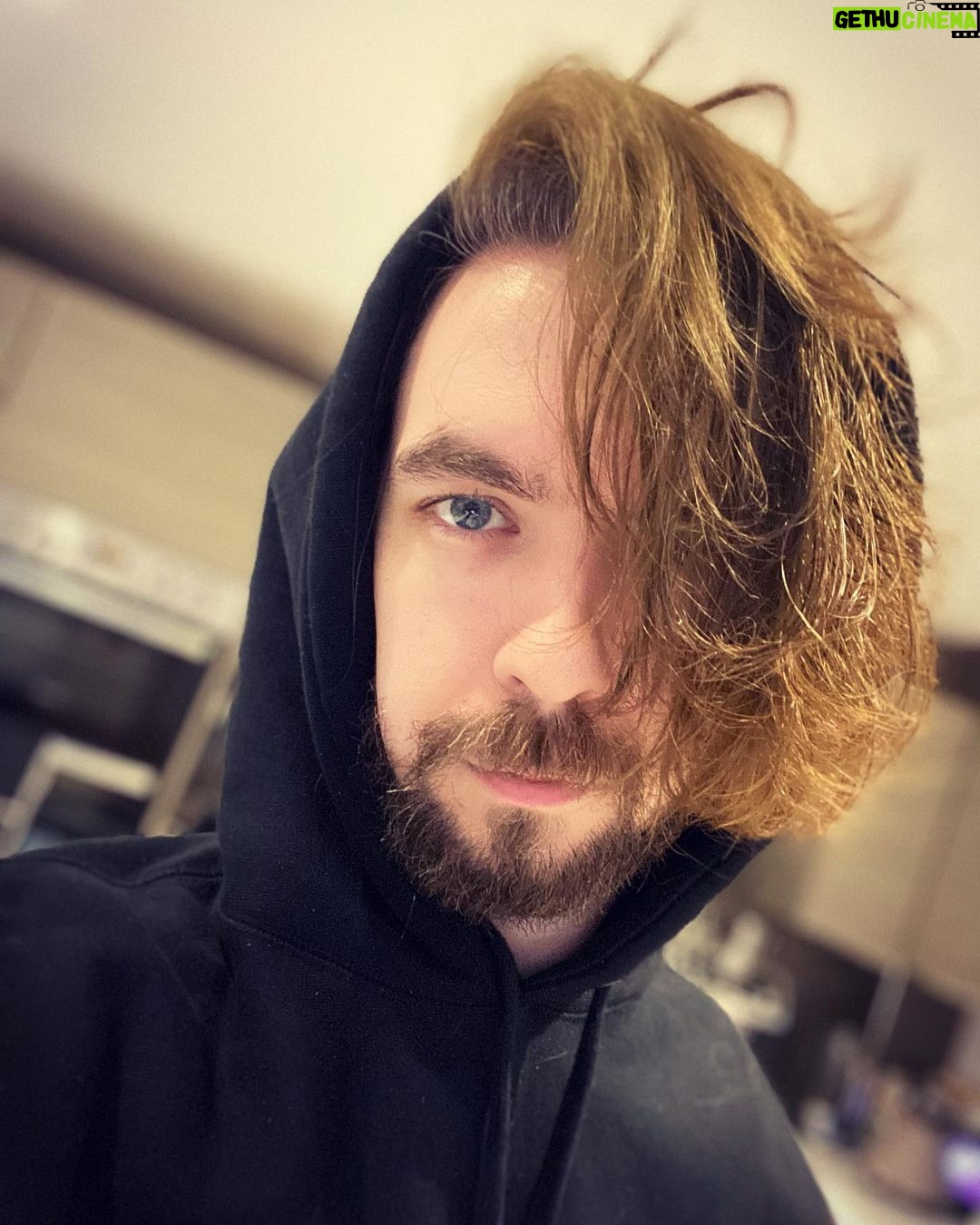 Seán McLoughlin - 520.8K Likes - Starting a band. You want in?