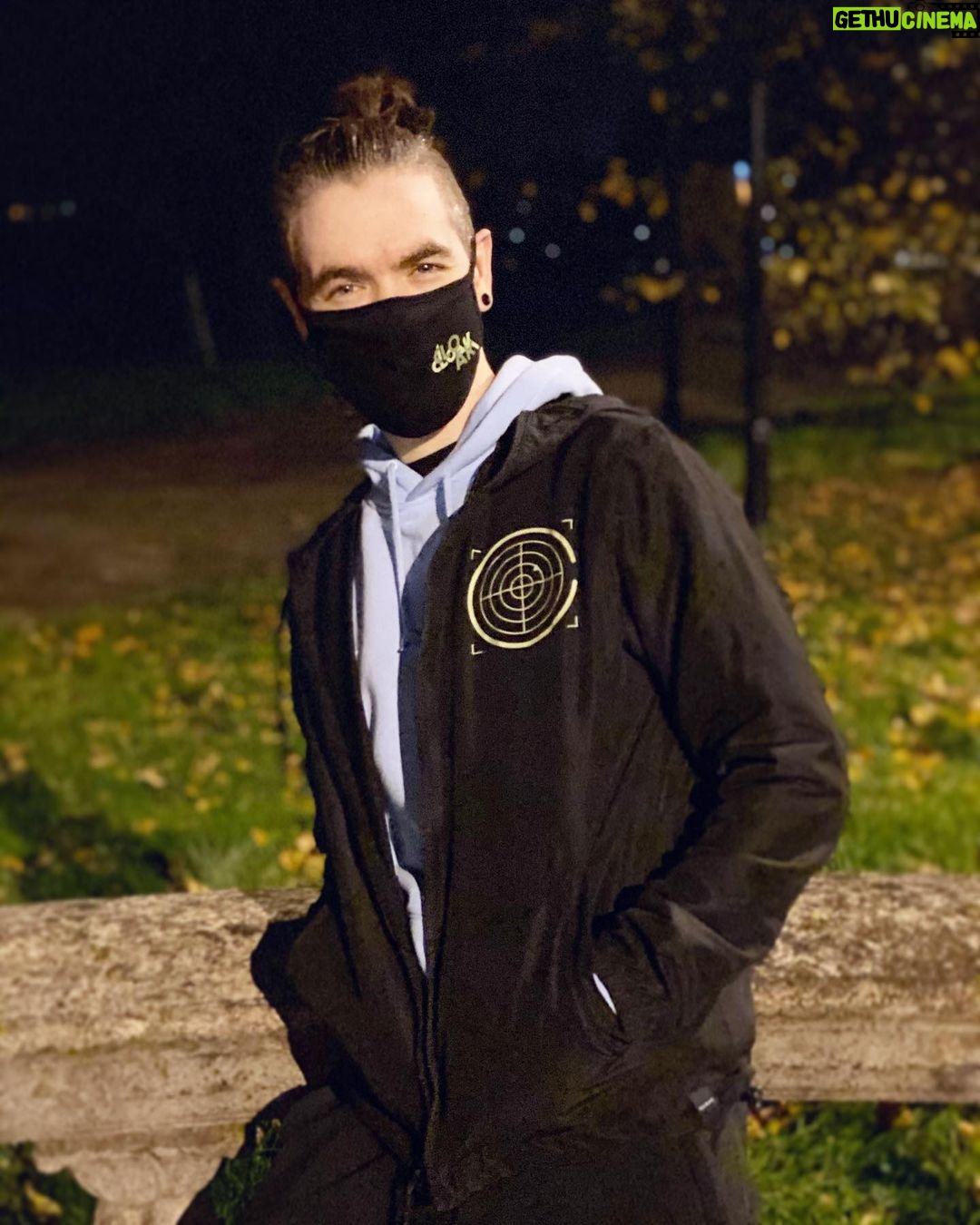Seán McLoughlin Instagram - Absolutely DRIPPING in Cloak swag! And you can do with our sale that we almost never do! www.cloakbrand.com