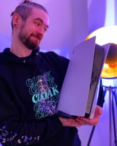 Seán McLoughlin Instagram - My 2 new beautiful next generation children #ps5 #xboxseriesx