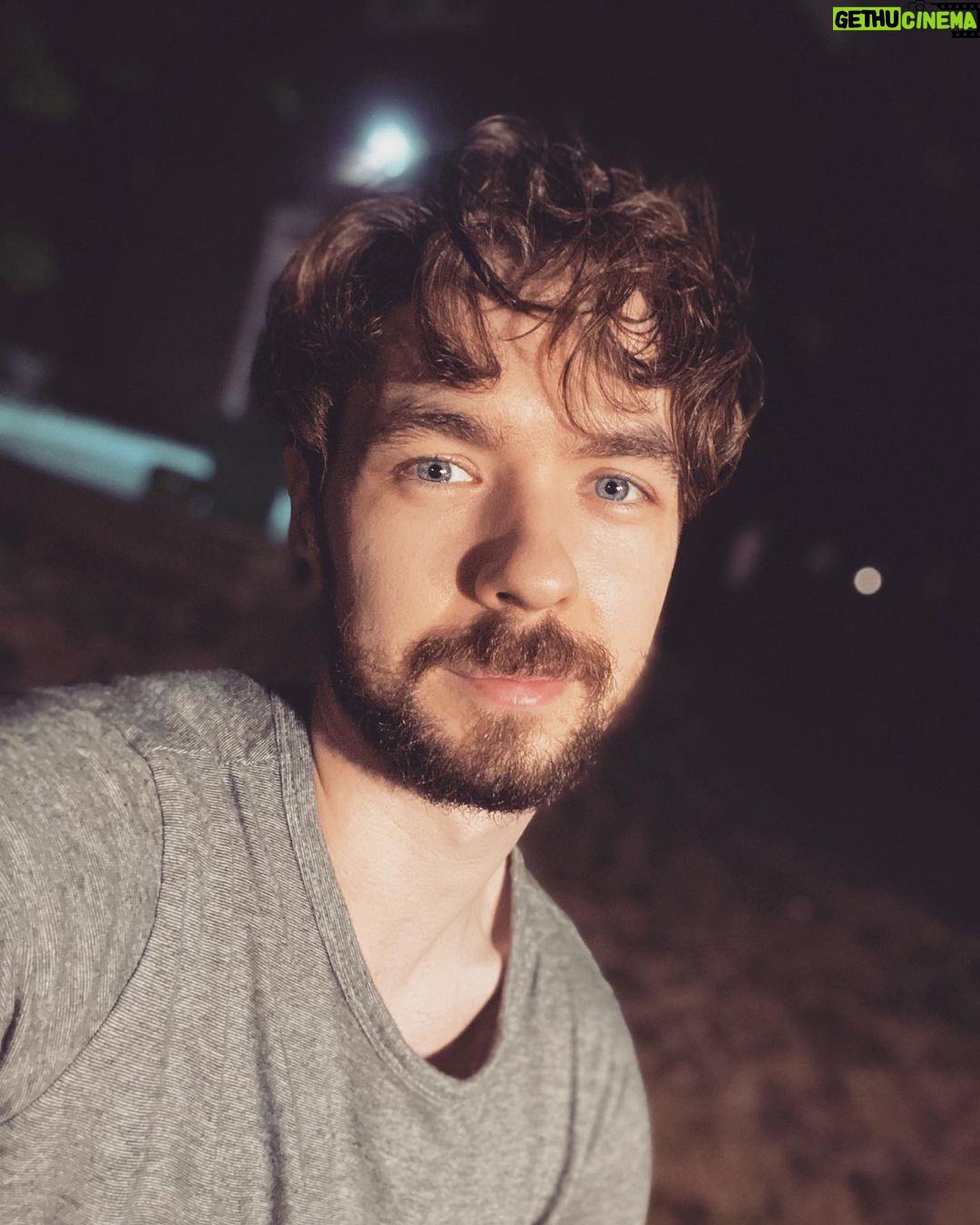 Seán McLoughlin - 431.1K Likes - 🌊