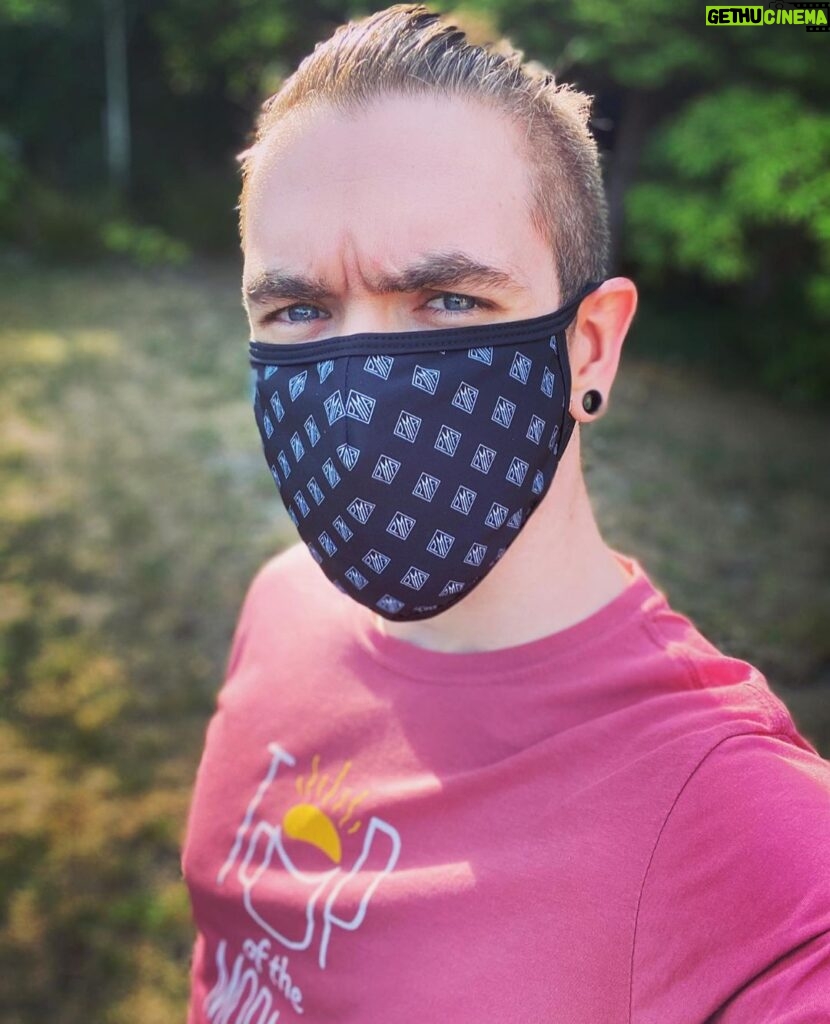 Seán McLoughlin Instagram - Masks now available at www.jacksepticeye.com Cover up, save lives.