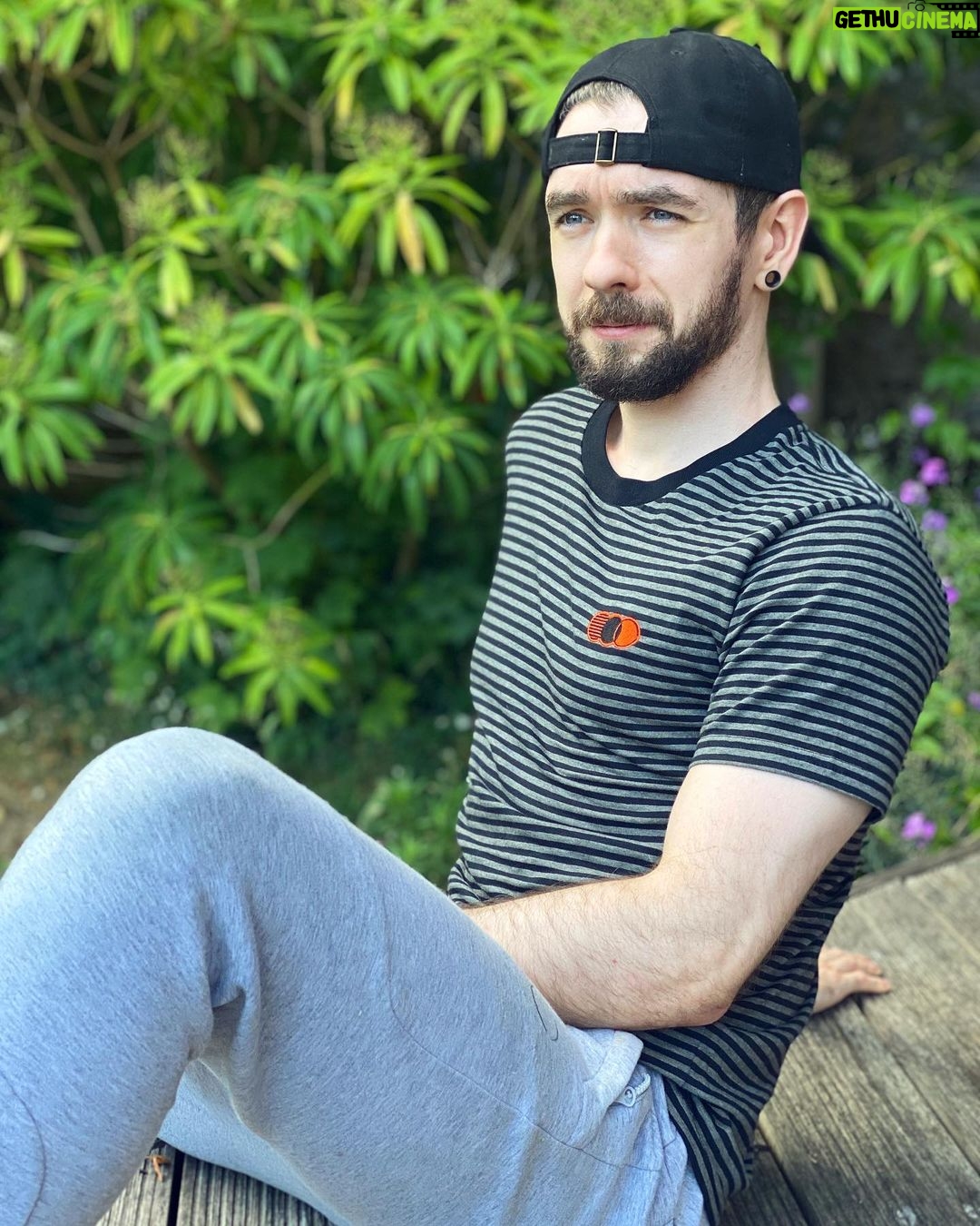 Seán McLoughlin - 452.5K Likes - Decided to put a shirt ON this time.
New Cloak drop is live at cloakbrand.com