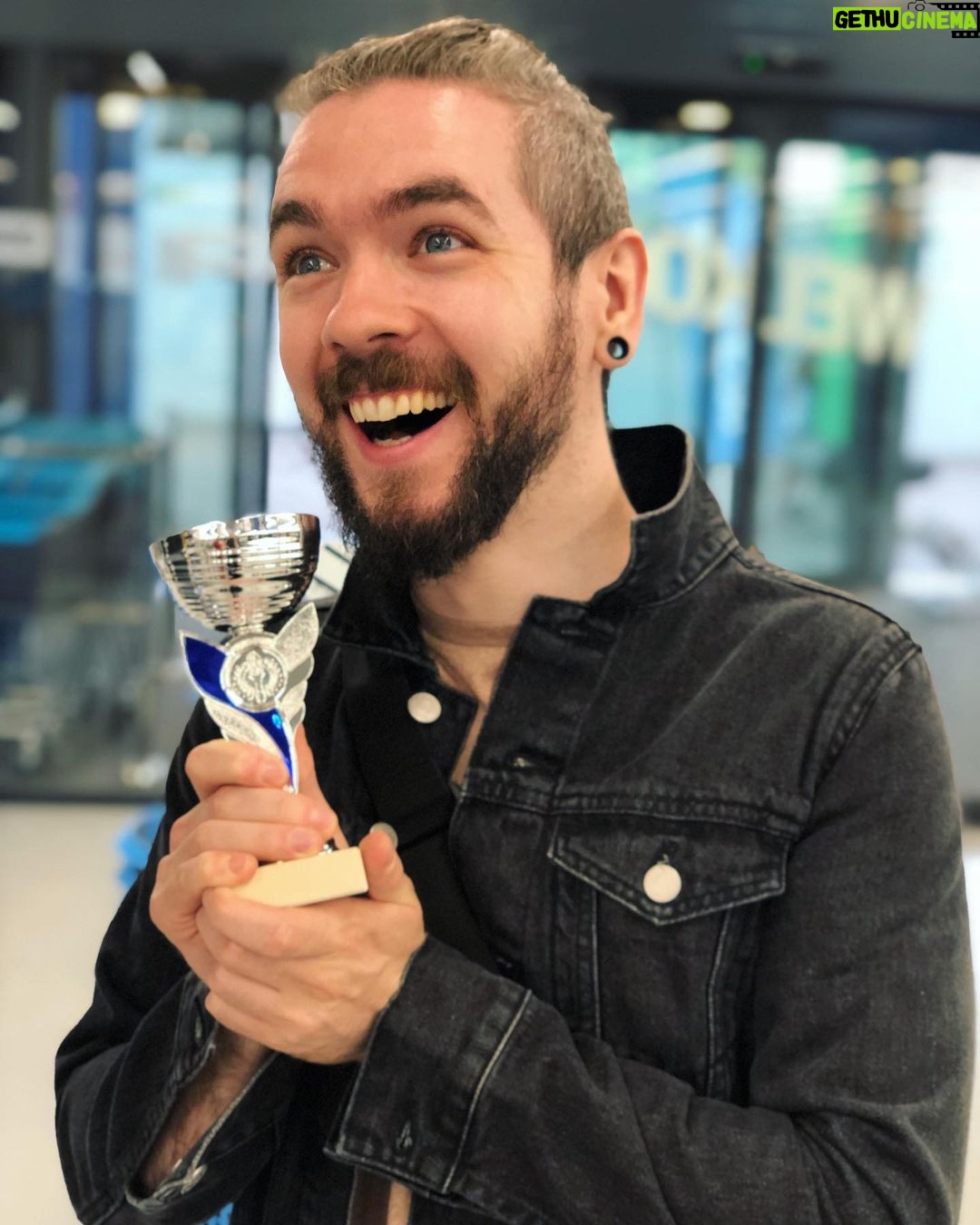 Seán McLoughlin Instagram - I didn’t win this trophy, I stole it and pretended I was a winner!
