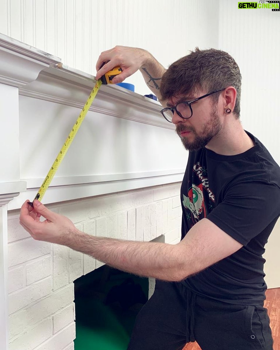 Seán McLoughlin Instagram - Here is a totally candid picture of me personally building the set for the big christmas charity stream tomorrow! Starting at 10am PST on my channel
