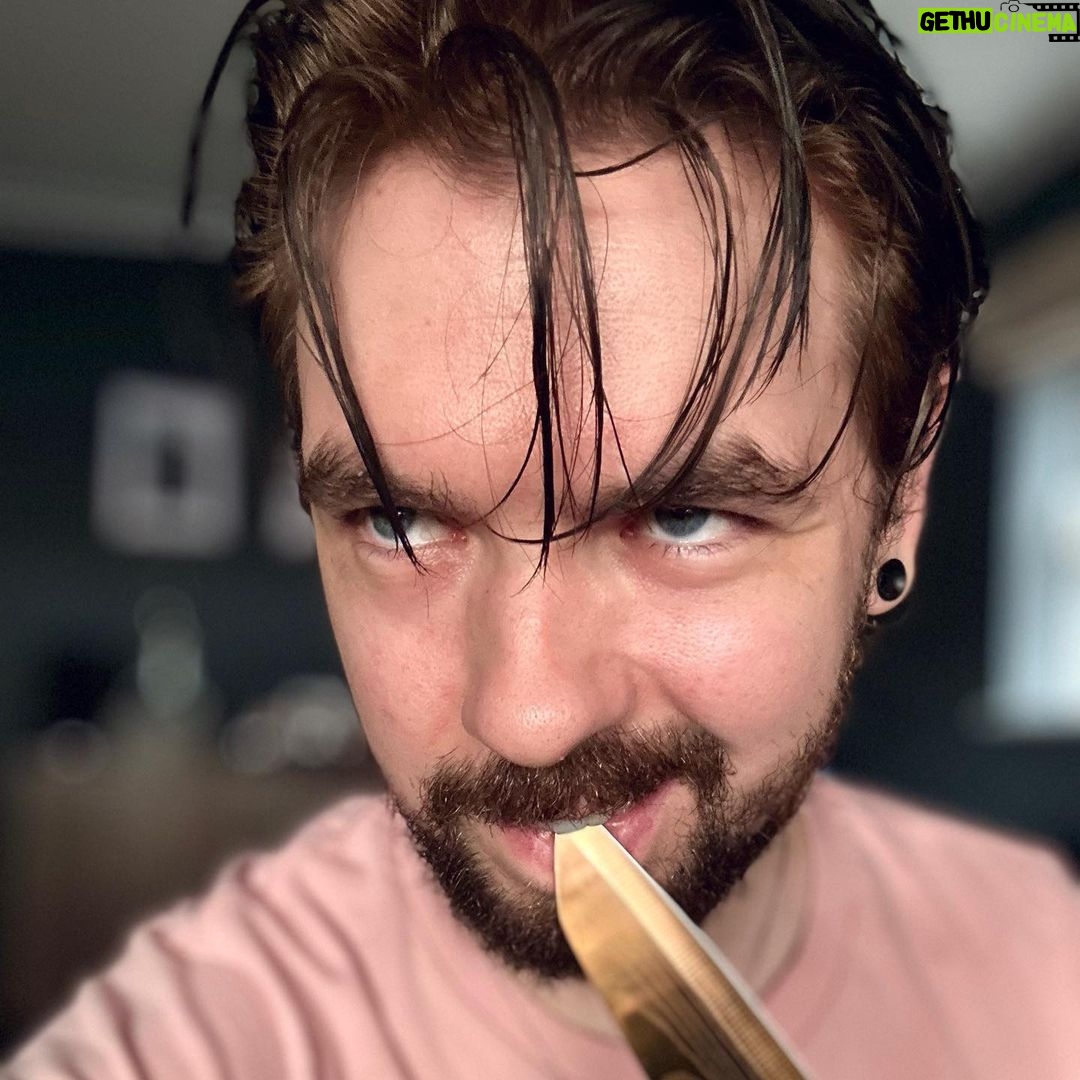 Seán McLoughlin Instagram - Spot the difference!