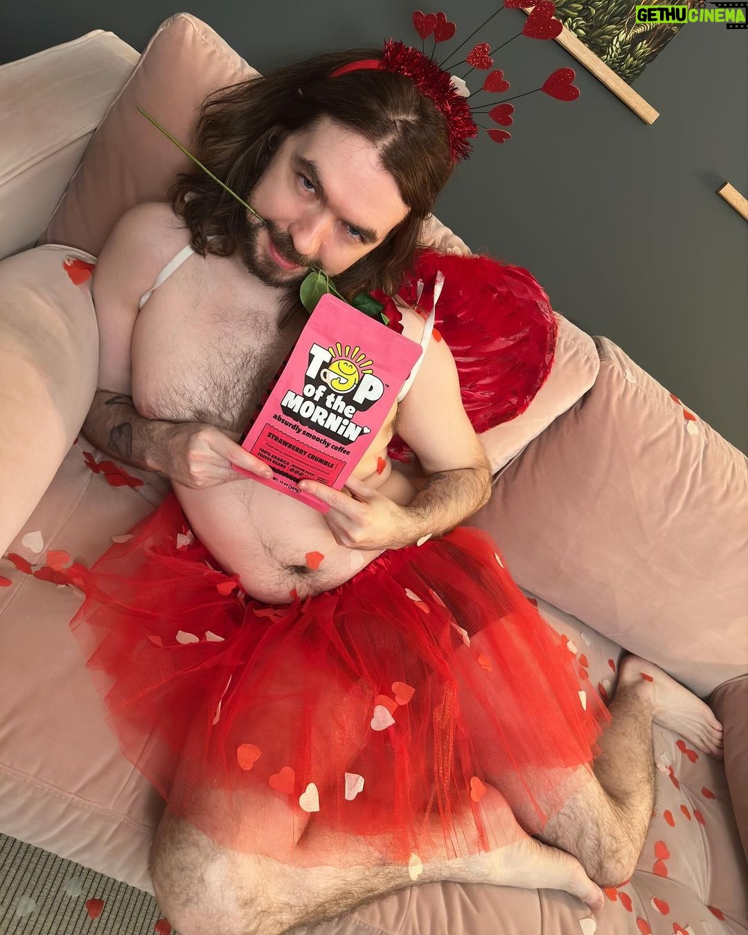 Seán McLoughlin - 575.4K Likes - No one does promos for coffee like we do ❤️❤️
Strawberry Crumble out now!
