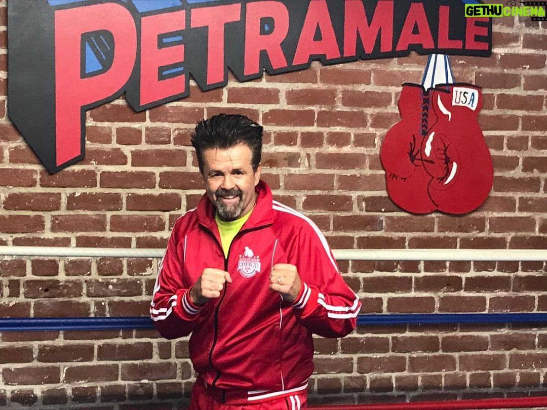 Sean Carrigan Instagram - Steve Petramale, one of the best boxing trainers in the business. @petramaleboxing Petramale Boxing