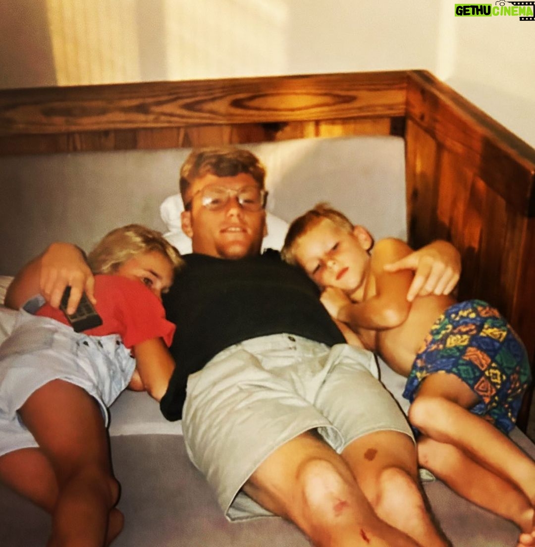 Sean Carrigan Instagram - Why do my knees look like that? 😆 #RonnieAndMaryCatherineCarrigan