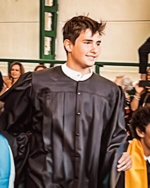 Sebastián Rulli Instagram - Que orgullo inmenso siento por ti @santiagorulligalliano !!! Felicidades por tu graduación de primaria. Tienes todo el futuro por delante!! Y con tu nobleza, bondad, empeño y dedicación conseguirás cumplir tus sueños! De eso estoy seguro. 
#teamoHijo #fatherandson #santitime #graduacion #solo13añitos 👏👏👏💙💙💙