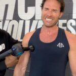 Sebastián Rulli Instagram - Entre que deseo disfrutar y al mismo tiempo mejorar, se hace difícil planificar el día. #actorslife #neverstop #workhard #nopainnogain #lifestyle Los Angeles, California
