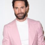 Sebastián Rulli Instagram - Para cuando uno anda rosado… qué pomada recomiendan? 🤔🤪🕺 Sean serios con los comentarios🤨🧐😄 Stylist @rodrigoaalcantara 🚀💥 #losricostambienlloran #miami #actorslife Miami, Florida