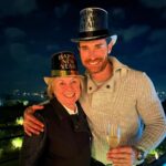 Sebastián Rulli Instagram - “Felíz 2023”🎉💯♥️. Compartir las Fiestas con La Familia completa es algo que hacía muchos años no vivíamos!! Que felicidad tan grande!! El sueño de los abuelos se hizo realidad y nos llena de emoción a todos. #gracias #blessed #feliz2023 #FAMILIA #losrulliseanunidos #love #happynewyear #salud Gracias mi Amor @angeliqueboyer por haber pensado en tantos detalles para que estos días sean más especiales todavía!!❤️ Y ustedes con quien recibieron el Año Nuevo? Rulli's
