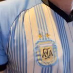 Sebastián Rulli Instagram – Y la Navidad ya llegó para todos l@s Argentinos!!! No hay mejor regalo que esta copa del mundo!! Que mundial y Partido tan impresionante!! La mejor final de todos los tiempos. 2 equipazos dándolo todo y el resultado más emocionante para los que amamos Argentina y sabemos lo importante que es una alegría asi en momentos difíciles. Felicidades @leomessi !!! Te merecías levantar esta copa!! Y sobretodo GRACIAS POR UNIR  los corazones de todos los jugadores y formar un equipo memorable. Bravo Capitán y bravo a toda la selección de Argentina!! 
VAMOS ARGENTINA CARAJOOO!! Campeones mundiales de fútbol!!! #qatar #mundial #copadomundo #campeones #argentina #futbol Vamos Argentina