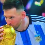 Sebastián Rulli Instagram – Y la Navidad ya llegó para todos l@s Argentinos!!! No hay mejor regalo que esta copa del mundo!! Que mundial y Partido tan impresionante!! La mejor final de todos los tiempos. 2 equipazos dándolo todo y el resultado más emocionante para los que amamos Argentina y sabemos lo importante que es una alegría asi en momentos difíciles. Felicidades @leomessi !!! Te merecías levantar esta copa!! Y sobretodo GRACIAS POR UNIR  los corazones de todos los jugadores y formar un equipo memorable. Bravo Capitán y bravo a toda la selección de Argentina!! 
VAMOS ARGENTINA CARAJOOO!! Campeones mundiales de fútbol!!! #qatar #mundial #copadomundo #campeones #argentina #futbol Vamos Argentina