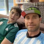 Sebastián Rulli Instagram - El amor por Mexico y Argentina hoy se hacen presentes, en este día tan importante donde se juegan pasar a octavos de final. El Mundial es motivo de festejo y Union!! Que viva el deporte y la pasión. #santitime #vivaMexico #vamosargentina #futbol #mundial #qatar #fatherandson Amor y Pasión