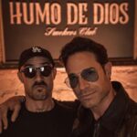 Sebastián Rulli Instagram - Noche de Humo… #locosydiferentes #llamanoscomoquieras #love #friends #art #tribu Libres y Locos