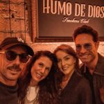 Sebastián Rulli Instagram – Noche de Humo…
#locosydiferentes #llamanoscomoquieras #love #friends #art #tribu Libres y Locos