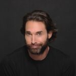 Sebastián Rulli Instagram - Hoy, 19 de septiembre, me encuentro trabajando en la Ciudad de México. Como bien sabemos, este día es inolvidable, triste y preocupante para México debido a los sismos que han ocurrido en esta fecha en años anteriores. Justamente hoy se lleva a cabo un simulacro para conmemorar y concientizar a la ciudadanía. ¿Y tú, dónde te encuentras? #quenotiemble 🙌 #sismo #simulacro #cdmx #mentepositiva Mexico City, Mexico
