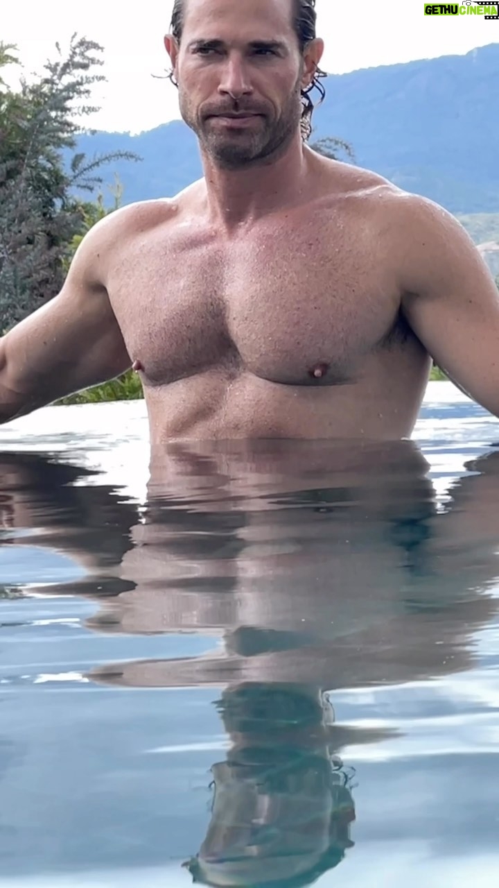 Sebastián Rulli Instagram - Hello July!! #summer #flow #vibrandoalto Somewhere Peaceful