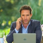 Sebastián Rulli Instagram – -Cómo dices?
-Que ya es viernes, que puedes empezar a ver #másalládeti y aventarte maratón de fin de semana.
-Ah, gracias por recordármelo! Por estar en la campaña se me pasó en el día que vivo. 
-Para eso estamos los amigos, luego me cuentas que te pareció la serie.
-Claro que si!! Ya me voy a ver el primer capituló. 
#ytuqueesperas #porvix #suscribeteya #cuentamequetepareciolaserie ? #davidsalgado #viernes #hoytoca A La Verde