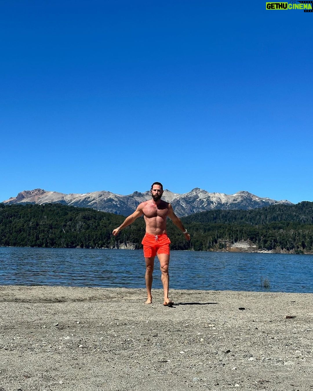 Sebastián Rulli Instagram - Un consejo: Nadie vendrá a salvarte. Levántate y sé tu propio Héroe. #motivation #lifestyle #noterindas #tupuedes #saldetuzonadeconfort #behappy Villa La Angostura-Patagonia