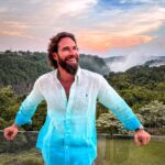Sebastián Rulli Instagram - Detrás de cada sonrisa, hay una historia, un viaje y un montón de lecciones aprendidas!! #happysunday #smile #quebonitoeslobonito #cataratas Cataratas del Iguazu, Argentina