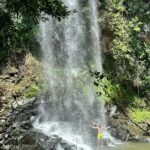 Sebastián Rulli Instagram - Las cataratas se disfrutan y contemplan más de lejos que de cerca!! … a menos que tengas algún tornillo flojo como yo🤪🤯🤦🏼‍♂️🤷‍♂️😄. #nohaganestoencasa #comefrutasyverduras #quemadrizametoco #iguazu #cataras #delejosdecercaydebajo 📸🎥 @angeliqueboyer Cataratas del Iguazu, Argentina
