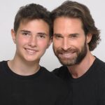 Sebastián Rulli Instagram – ¡Feliz cumpleaños Mi Príncipe @santiagorulligalliano !!Hoy celebramos 14 años de tu maravillosa presencia en nuestras vidas, y estoy lleno de felicidad y gratitud por tener el honor de ser tu padre. Desde el momento en que viniste al mundo, has iluminado nuestros días con tu sonrisa, tu bondad y tu espíritu valiente.
Ver cómo creces y te conviertes en el hombre increíble que eres, llena mi corazón de orgullo y emoción. Has demostrado ser un hijo dedicado, amoroso y lleno de pasión por la vida, y no puedo esperar para ver todo lo que el futuro tiene reservado para ti.
En este día especial, quiero que sepas lo mucho que te admiro y amo. Tu capacidad para enfrentar desafíos con valentía, tu bondad hacia los demás y tu ingenio admirable son cualidades que te hacen destacar como un ser humano excepcional.
Quiero recordarte que siempre estaré aquí para apoyarte, motivarte y amarte incondicionalmente. 
Que cada día esté lleno de experiencias emocionantes y logros que te llenen de orgullo.
Feliz cumpleaños, CAMPEÓN!!!Que este año sea maravilloso!!
Vas con todo Rulli!!!!
Te amo más de lo que las palabras pueden expresar.
#felizcumpleaños #fatherandson #mimejoramigo #teamohijo #14años Feliz Cumpleaños