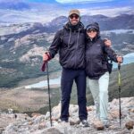 Sebastián Rulli Instagram – Agradezco por estos momentos maravillosos que estamos compartiendo juntos. Viajar, conocer y gozar más del País que me vio nacer al lado del amor de mi vida es algo que me llena de dicha y gratitud. Cada momento que pasamos explorando nuevos lugares, probando deliciosa comida  y conociendo la cultura de Argentina, se convierte en un recuerdo invaluable que atesoraré por siempre.
Cada experiencia que compartimos en este hermoso país me permite verlo con nuevos ojos y apreciarlo mucho más. Desde los paisajes naturales impresionantes hasta la riqueza de nuestras tradiciones y costumbres, cada descubrimiento se vuelve aún más especial cuando lo comparto contigo “Mi Amor”  @angeliqueboyer 
Gracias por estar siempre dispuesta a explorar y descubrir junto a mí 
#AmorDeMiVida #AventuraJuntos #Gratitud #DescubriendoMiPaís #argentinasoshermosa 
#chalten #calafate #patagonia Patagonia, Argentina