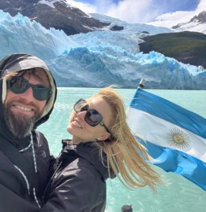 Sebastián Rulli Instagram - Calafate!! Un lugar en el mundo que hay que conocer. 
“Argentina Sos Hermosa” !! 
#argentinasoshermosa #besosdeamor