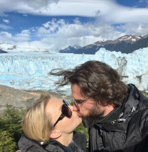 Sebastián Rulli Instagram - Calafate!! Un lugar en el mundo que hay que conocer. 
“Argentina Sos Hermosa” !! 
#argentinasoshermosa #besosdeamor