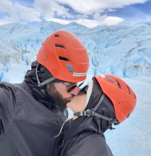 Sebastián Rulli Instagram - Calafate!! Un lugar en el mundo que hay que conocer. 
“Argentina Sos Hermosa” !! 
#argentinasoshermosa #besosdeamor