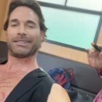 Sebastián Rulli Instagram - Si esto les parece divertido… no se pierdan hoy el estreno de “está Libre” Mi querida @patriciareyesspindola se ofreció a caracterizarme antes de las escenas que teníamos que grabar. Fuimos un equipo muy profesional y entregado (como pueden ver). Se necesitaba confianza para la secuencia que nos esperaba🤪😂😂. Esta serie cómica, escrita y dirigida por mi buen amigo Curiel los va a divertir mucho. Gracias por haberme dado el honor de ser el invitado especial del primer capitulo. Mucho éxito @ricardopolanco_ , @patriciareyesspindola , @curieldeicaza y resto del equipo. Estreno Jueves 5 de octubre 23hs @canalestrellas Estreno Mundial