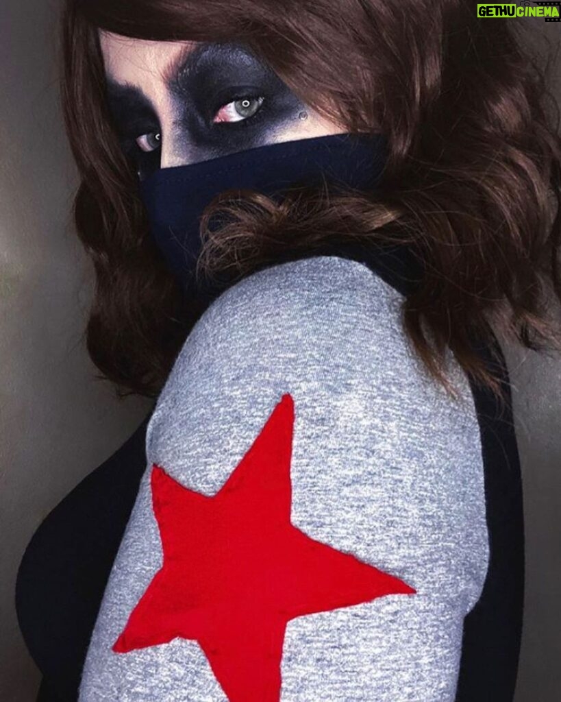 Sebastian Stan Instagram - Long hair? ✔️ Metal arm? ✔️ Misunderstood menacing spirit? ✔️ These #WinterSoldier costumes are blowing my mind! 🤯 Thanks for sharing with me and have a safe and Happy #Halloween 🎃