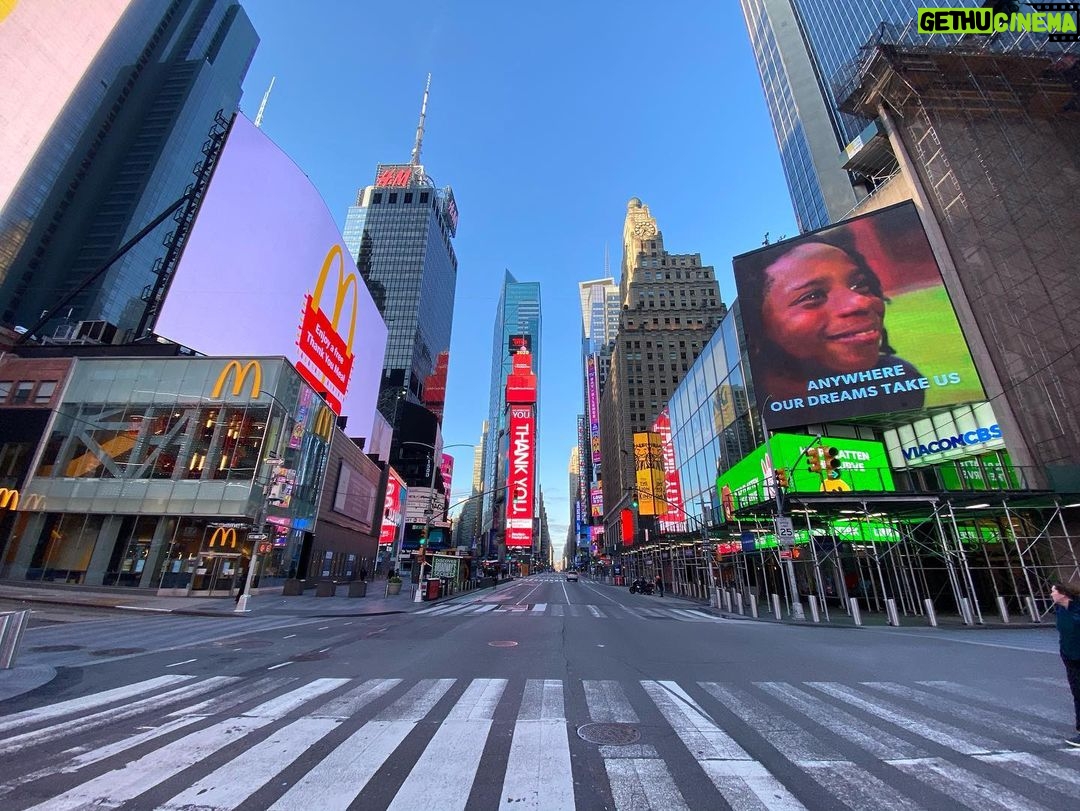 Sebastian Stan Instagram - I ❤️ NY ... thank you @thecut @nymag for the shout out ... 🙏🏻 #wellbeback