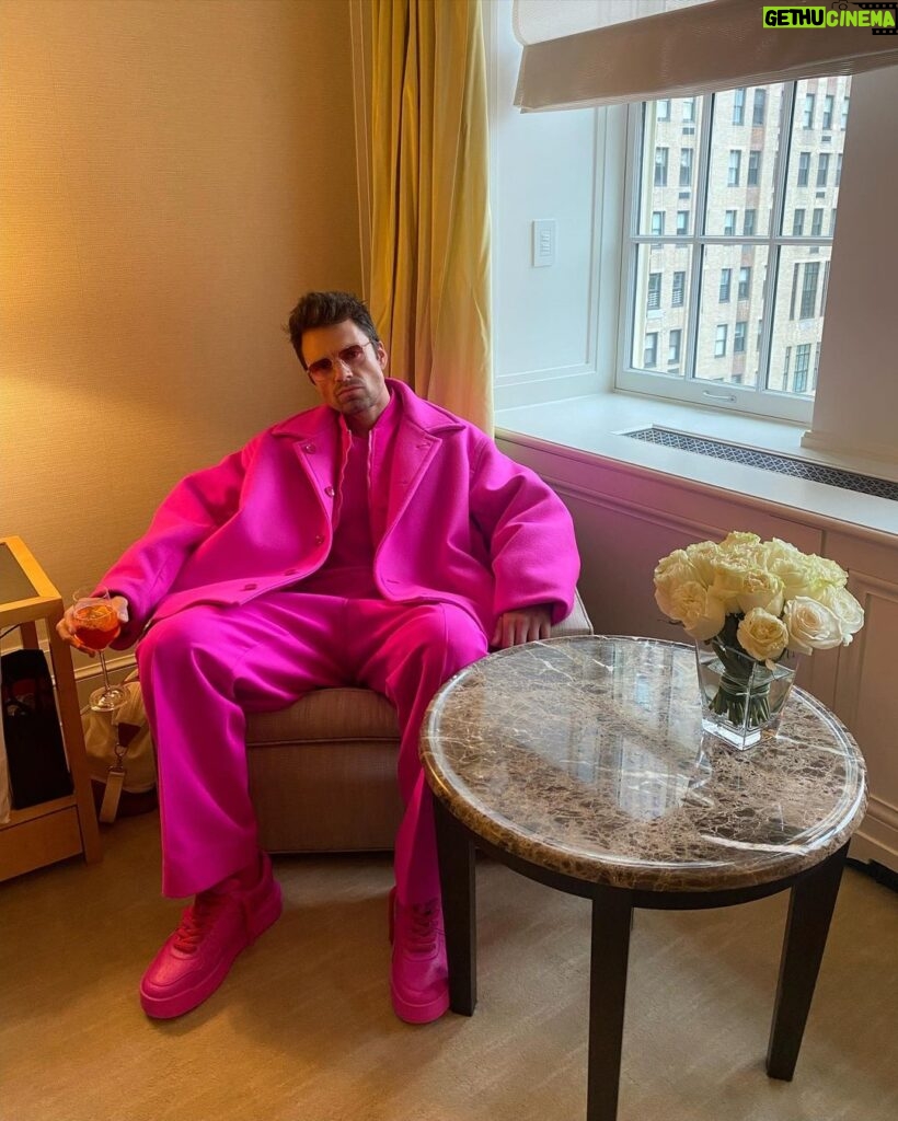 Sebastian Stan Instagram - Spring time in New York 🗽 #Valentino #MetGala #MetInAmerica @maisonvalentino @pppiccioli @mjonf @jamie_grooming @esmeraldabrajovic @f3nardi @moscotnyc @instagram @themarkhotelny @metmuseum