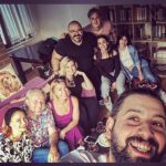 Seda Demir Instagram - 🥰Bu resimdeki HERKESİ SEVİYORUM 🥰 Özlemişim çokkk🤗Sonunda kavuştuk🎉🥳 #tiyatro #tiyatroretorik #🎭#arkadaşlık #sen #ne #güzel #birşey sin öyle😊