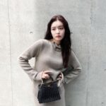 Seika Furuhata Instagram – ⠀
#FendiSS24

イタリアのコレクションだともうSSなんだって🥺✨

すごいよね!!!はやいなぁ~🧐✨

ベージュのセットアップに小物はブラックでまとめるシンプルさ
めっちゃタイプ過ぎました💕💕

Fendi Show
2023.9.20 21:00〜 fendi.comでライブ配信されるみたいです🥰
楽しみだね♪

#PR#fendi